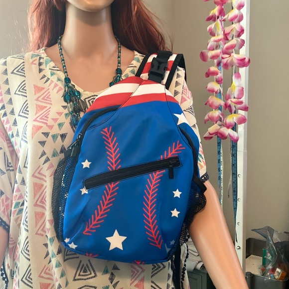 Stylish Blue and Red baseball Backpack & cowboy hat - Picture 3 of 8